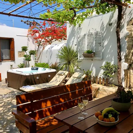 Avli Traditional With Private Jacuzzi *