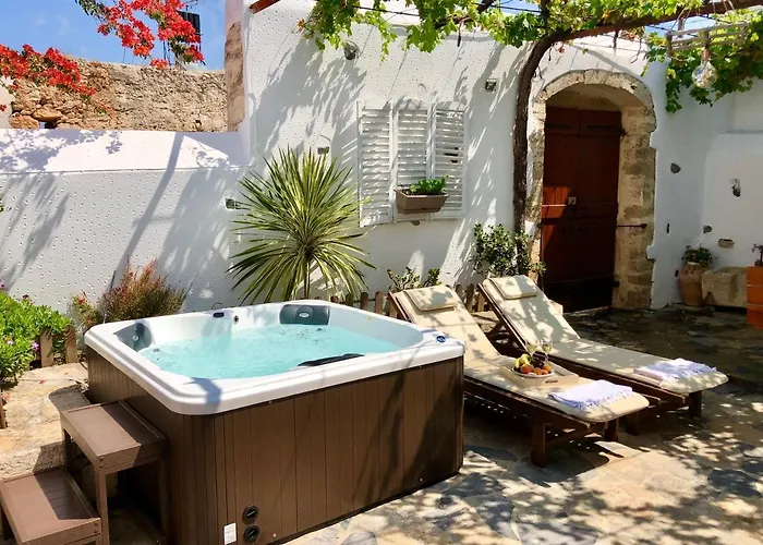 Avli Traditional With Private Jacuzzi 度假居 赫索尼索斯