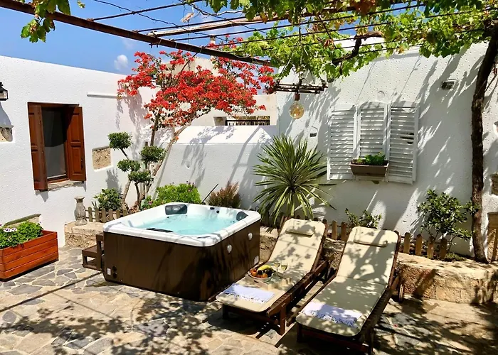 Avli Traditional With Private Jacuzzi *