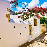 Avli Traditional With Private Jacuzzi Σπίτι διακοπών *