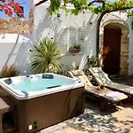 Avli Traditional With Private Jacuzzi Σπίτι διακοπών Χερσόνησος
