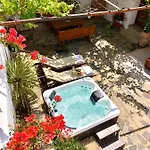 Avli Traditional With Private Jacuzzi