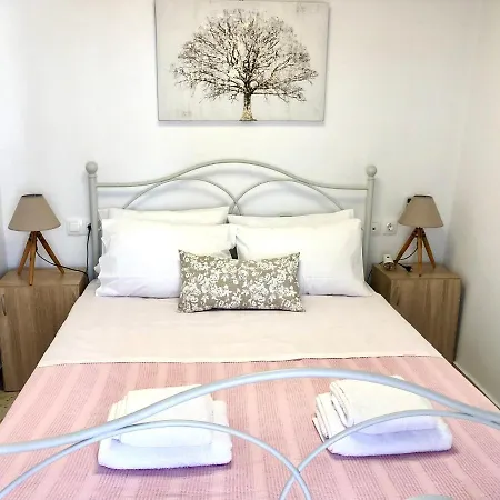 Avli Traditional With Private Jacuzzi Hersonissos (Crete)