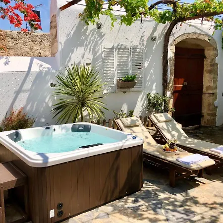 Avli Traditional With Private Jacuzzi Dom wakacyjny Hersonissos (Crete)