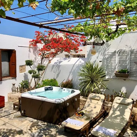 Avli Traditional With Private Jacuzzi Vakantiehuis *