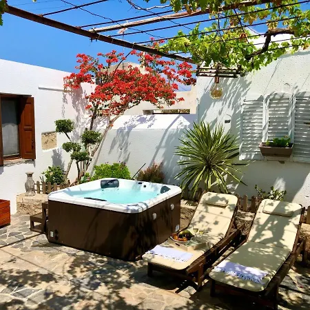 Avli Traditional With Private Jacuzzi Dom wakacyjny Hersonissos (Crete)