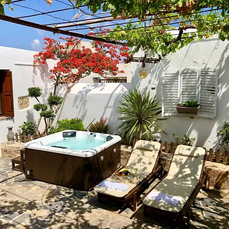 Avli Traditional With Private Jacuzzi *