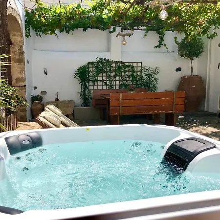 Avli Traditional With Private Jacuzzi *