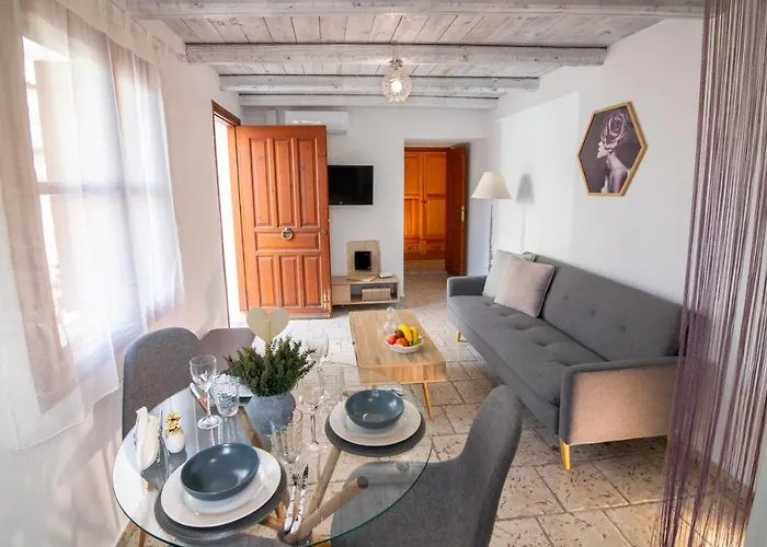 Avli Traditional With Private Jacuzzi Χερσόνησος