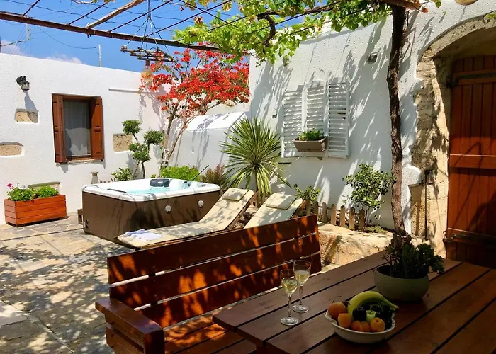 Avli Traditional With Private Jacuzzi *