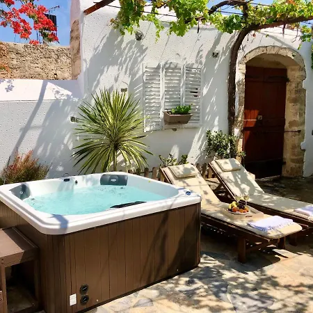 Avli Traditional With Private Jacuzzi Semesterbostad Hersonissos (Crete)